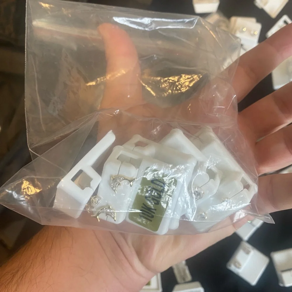 Massive lot of 100 pieces .925 silver with Zirconia, Moissanite, 10k gold - Picture 8 of 17